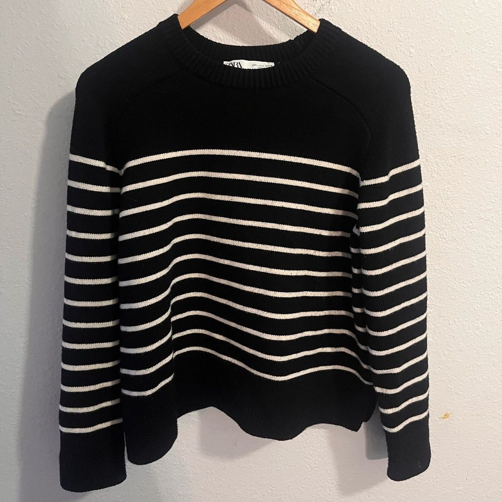 ZARA | Black & White Striped Crewneck Sweater | Size Large
